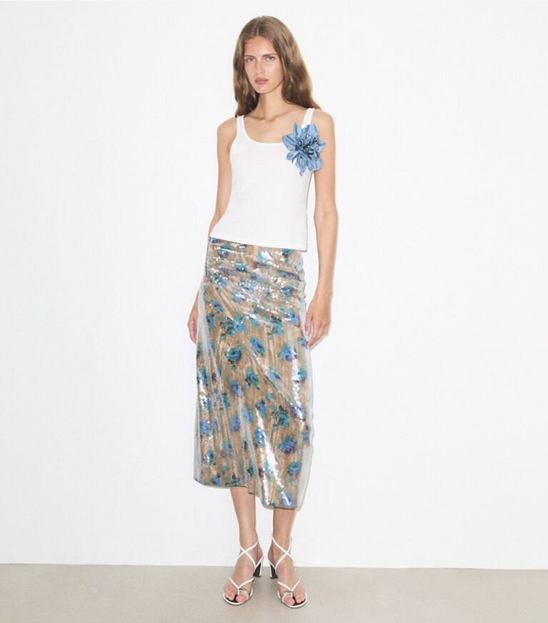 Tory Burch diseñador prendas inferiores Falda con lentejuelas en Blue Roses frente en modelo