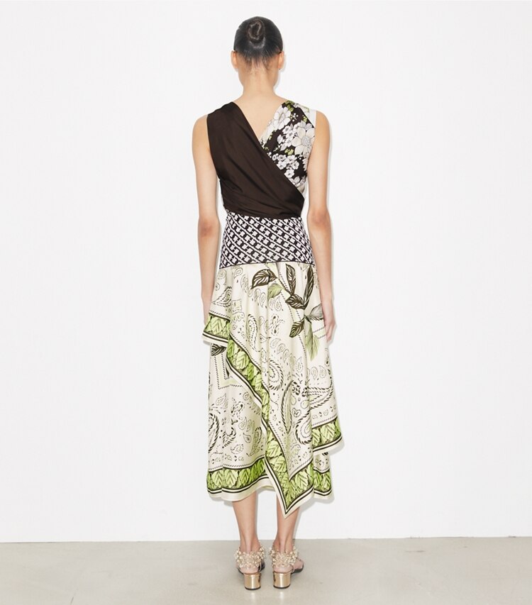 Tory Burch diseñador prendas inferiores Falda cruzada con pañuelo de seda en Mint Cockatoo parte posterior en modelo