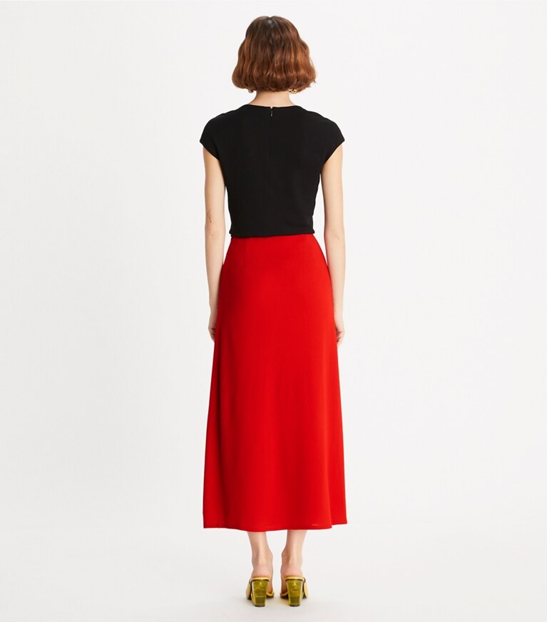 Tory Burch diseñador prendas inferiores Falda cruzada de crepé de jersey en Vivid Red parte posterior en modelo