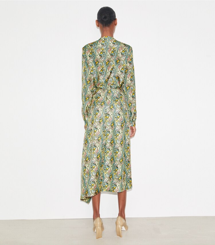 Tory Burch diseñador prendas inferiores Falda cruzada de seda en Blue Dream Paisley parte posterior en modelo