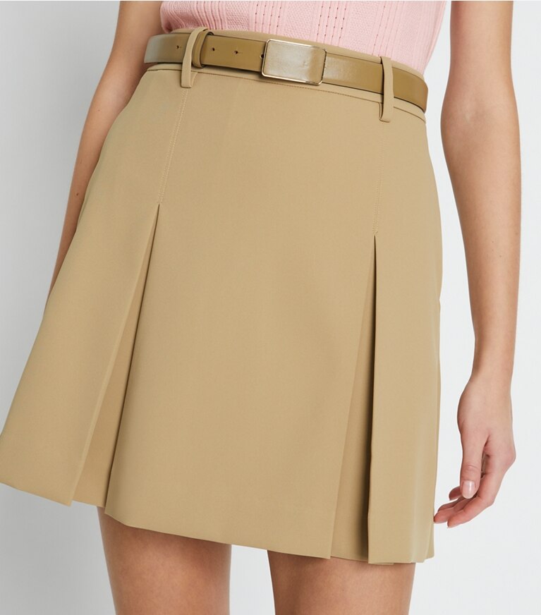 Tory Sport diseñador prendas inferiores Falda de golf de sarga Tech en Pale Teak detalle en modelo