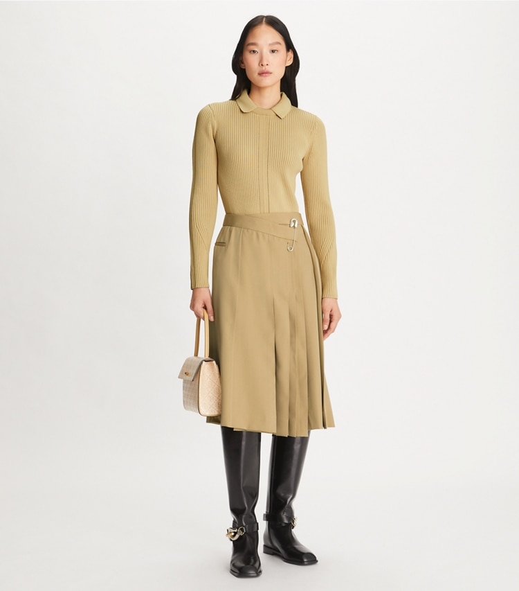 Tory Burch diseñador prendas inferiores Falda de lana deconstruida en Pale Teak frente en modelo