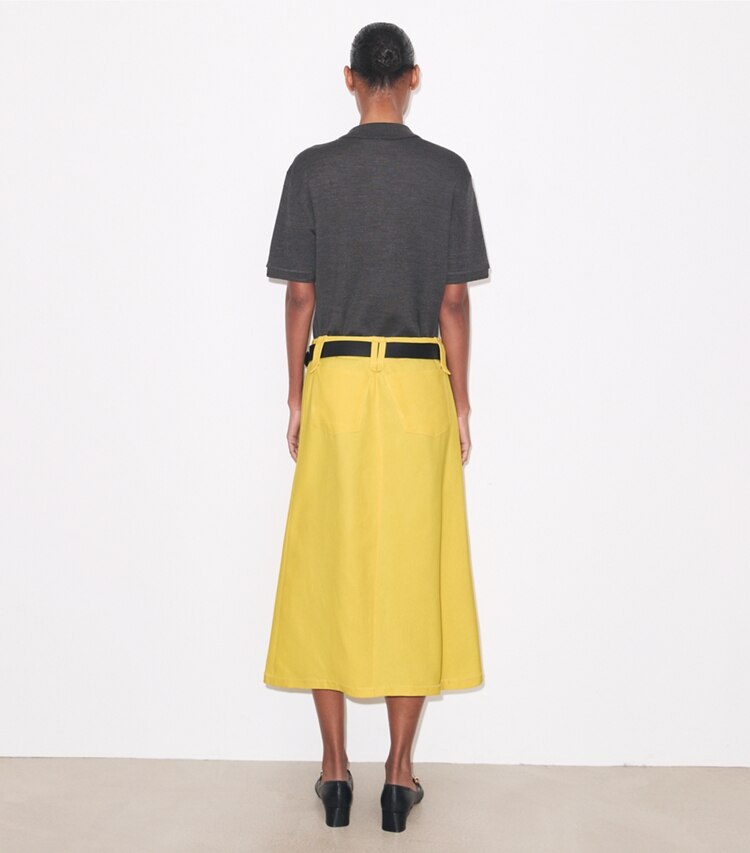 Tory Burch diseñador prendas inferiores Falda de lona encerada en Banana parte posterior en modelo