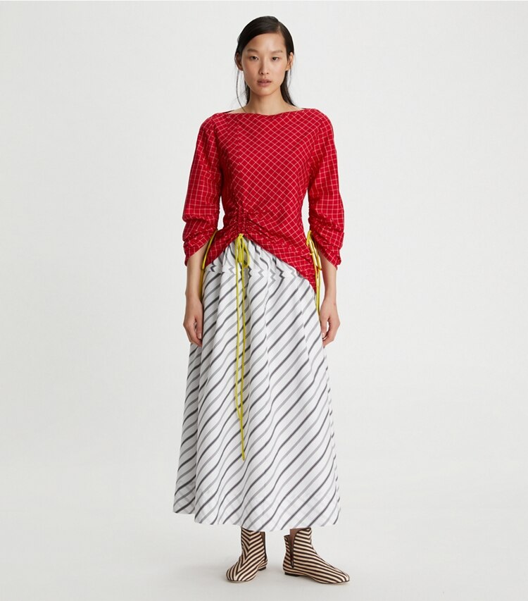 Tory Burch diseñador prendas inferiores Falda de popelina de rayas variadas en Black / White en el modelo (frente)