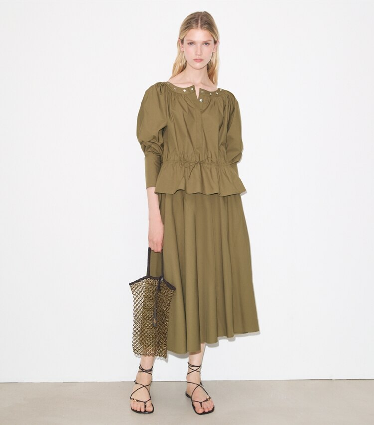 Tory Burch diseñador prendas inferiores Falda de poplín de algodón en Olive frente en modelo