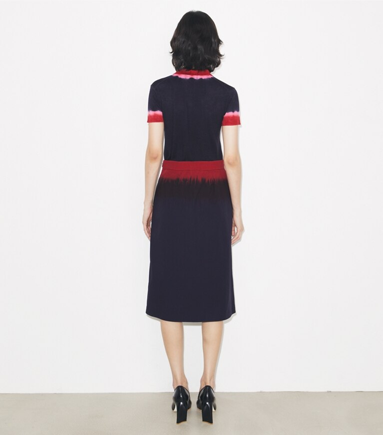 Tory Burch diseñador prendas inferiores Falda de poplín en Medium Navy / Red parte posterior en modelo