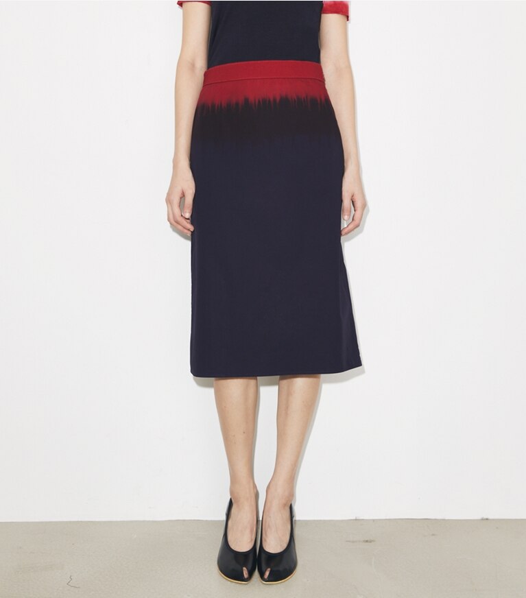 Tory Burch diseñador prendas inferiores Falda de poplín en Medium Navy / Red detalle en modelo
