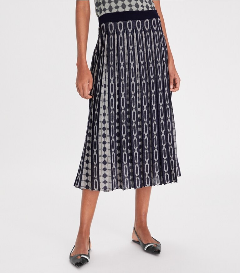 Tory Burch diseñador prendas inferiores Falda de punto jacquard en Tory Navy / French Cream en el modelo (detalle)