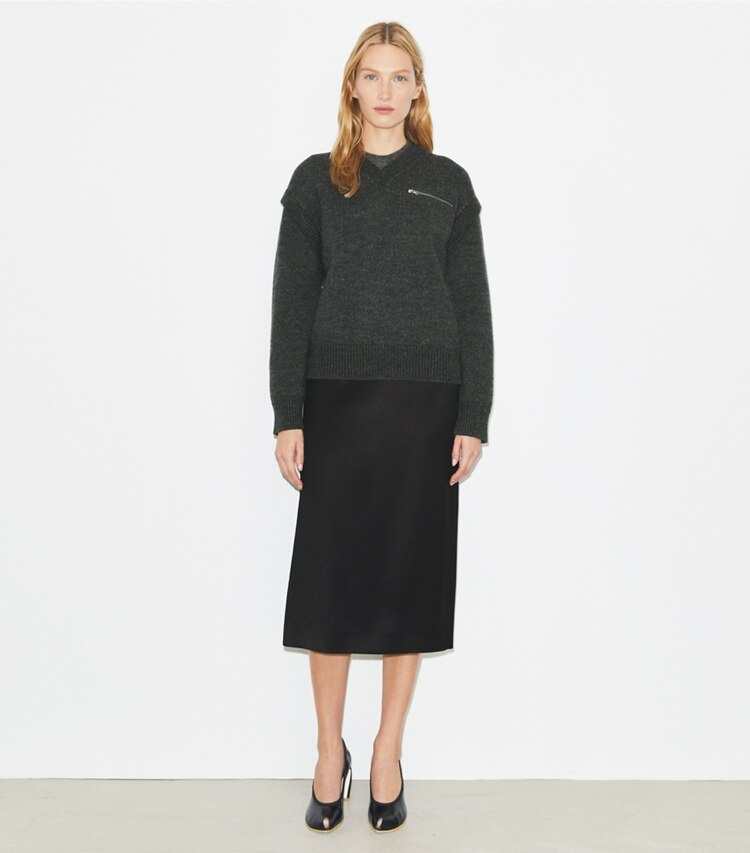 Tory Burch diseñador prendas inferiores Falda de sarga en Black frente en modelo