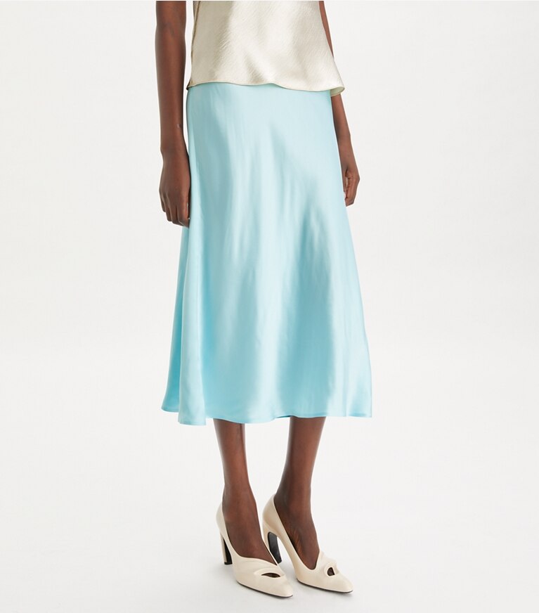 Tory Burch diseñador prendas de abajo Falda de satén en Blue Celeste detalle en modelo