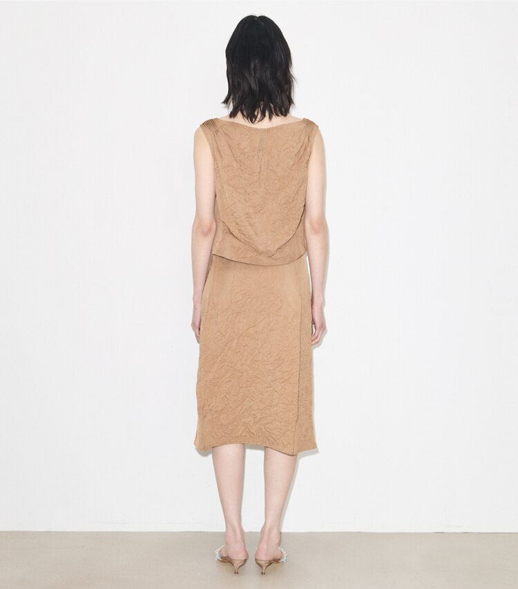 Tory Burch diseñador prendas inferiores Falda de viscosa arrugada en Taupe parte posterior en modelo