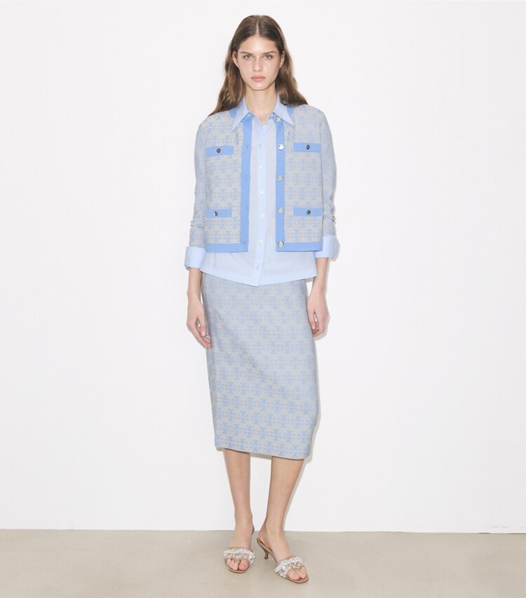 Tory Burch diseñador prendas inferiores Falda de viscosa en Vanilla / Blue frente en modelo