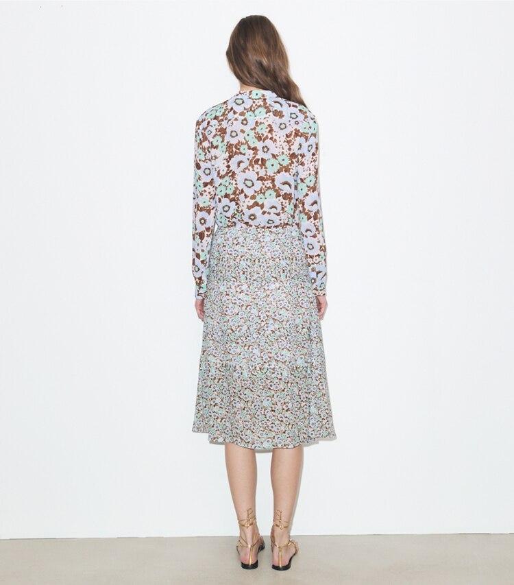 Tory Burch diseñador prendas inferiores Falda plisada de viscosa en Blue Floral parte posterior en modelo