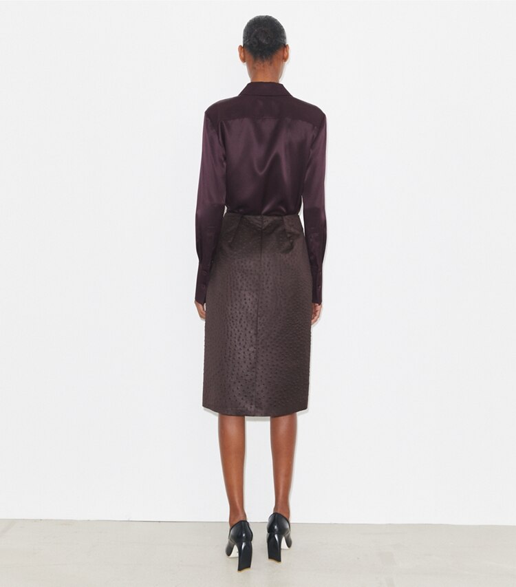 Tory Burch diseñador prendas inferiores Falda texturizada en Roasted Eggplant parte posterior en modelo