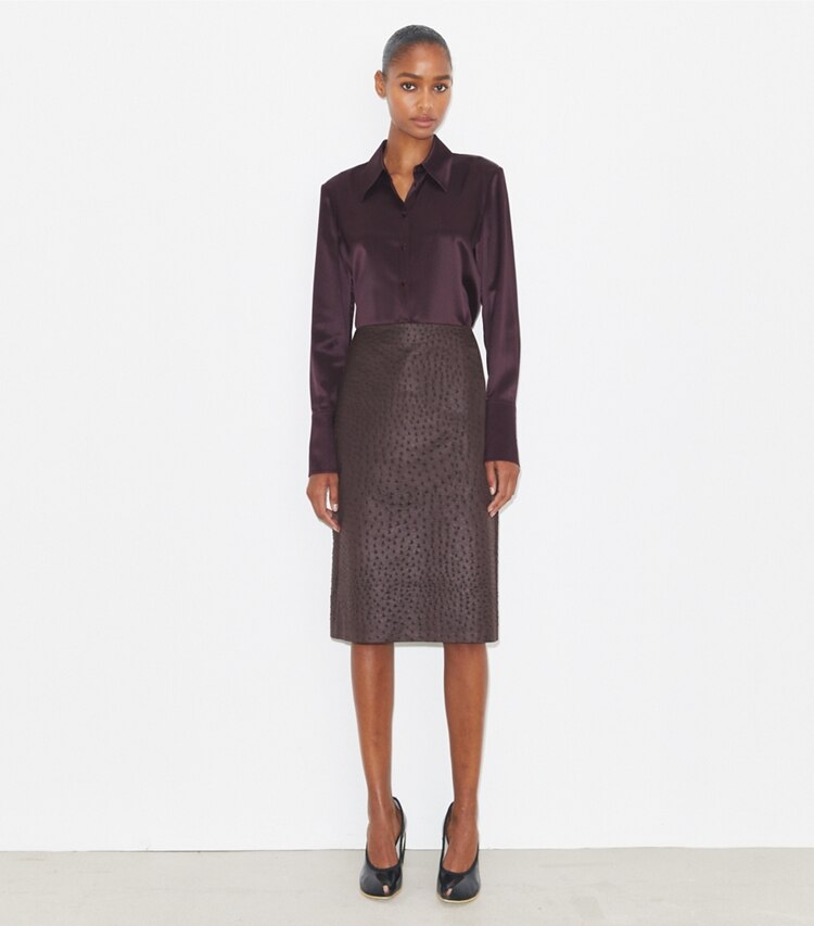 Tory Burch diseñador prendas inferiores Falda texturizada en Roasted Eggplant frente en modelo