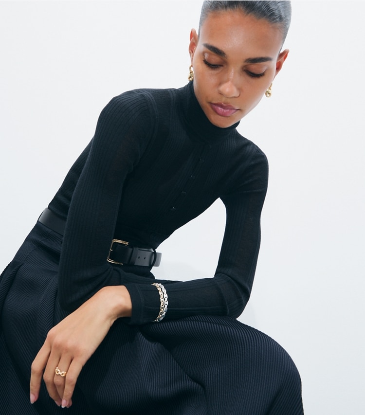Tory Burch designer armbänder Filigranes Gemini Link Armband in Light Brass accessory on model