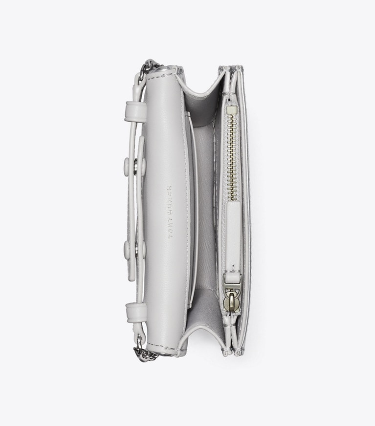 Tory Burch designer kleine taschen Fleming Mini-Geldbörse in Metallic mit Quadratsteppung und Kettenriemen in Silver angle