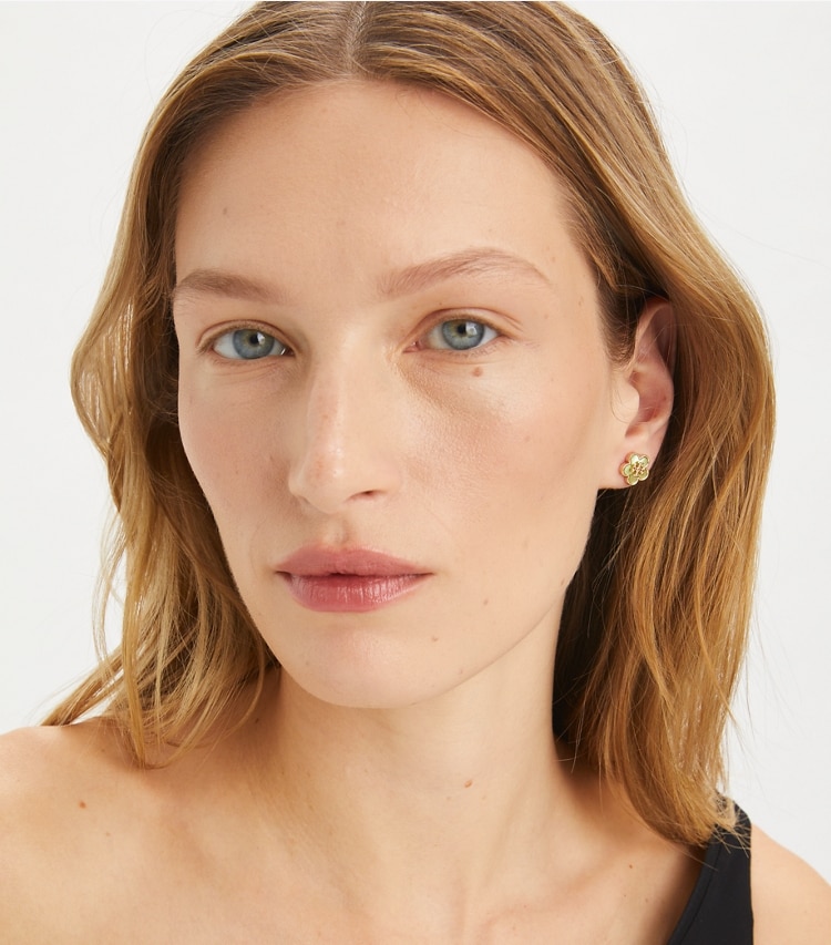 Tory Burch designer ohrringe Forget Me Not Blumenohrstecker in Tory Gold / Mother of Pearl accessory on model