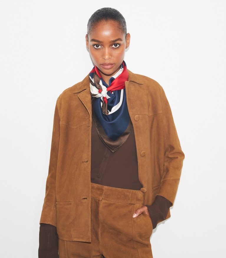 Tory Burch designer sciarpe Foulard quadrato in seta color-block con logo in Tory Navy / Red / Brown superiore