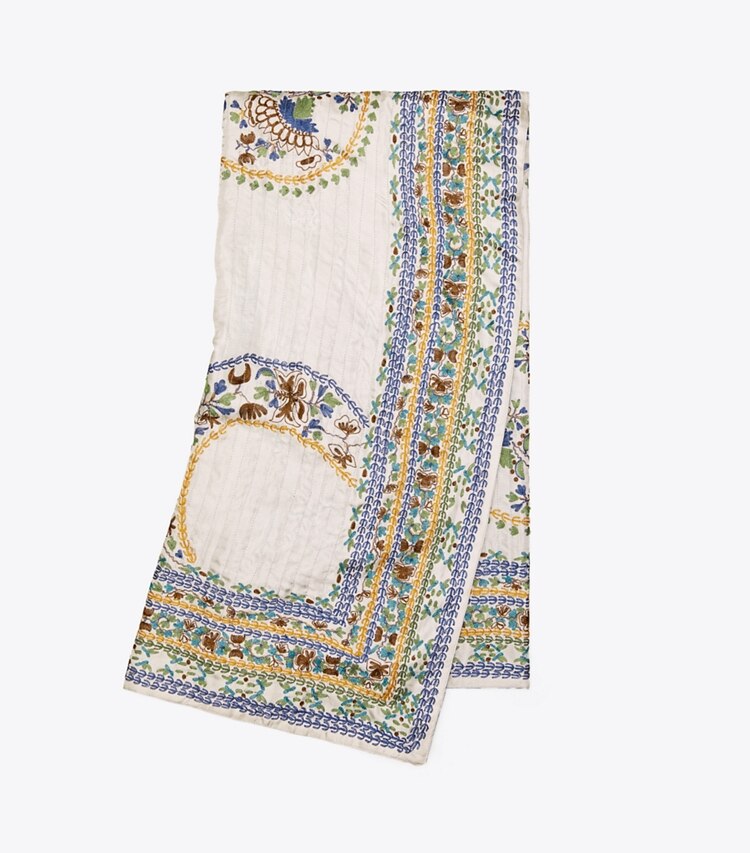 Tory Burch designer sciarpe Foulard quadrato oversize ricamato ispirato ai piatti in ceramica in Light Blue / GREY folded