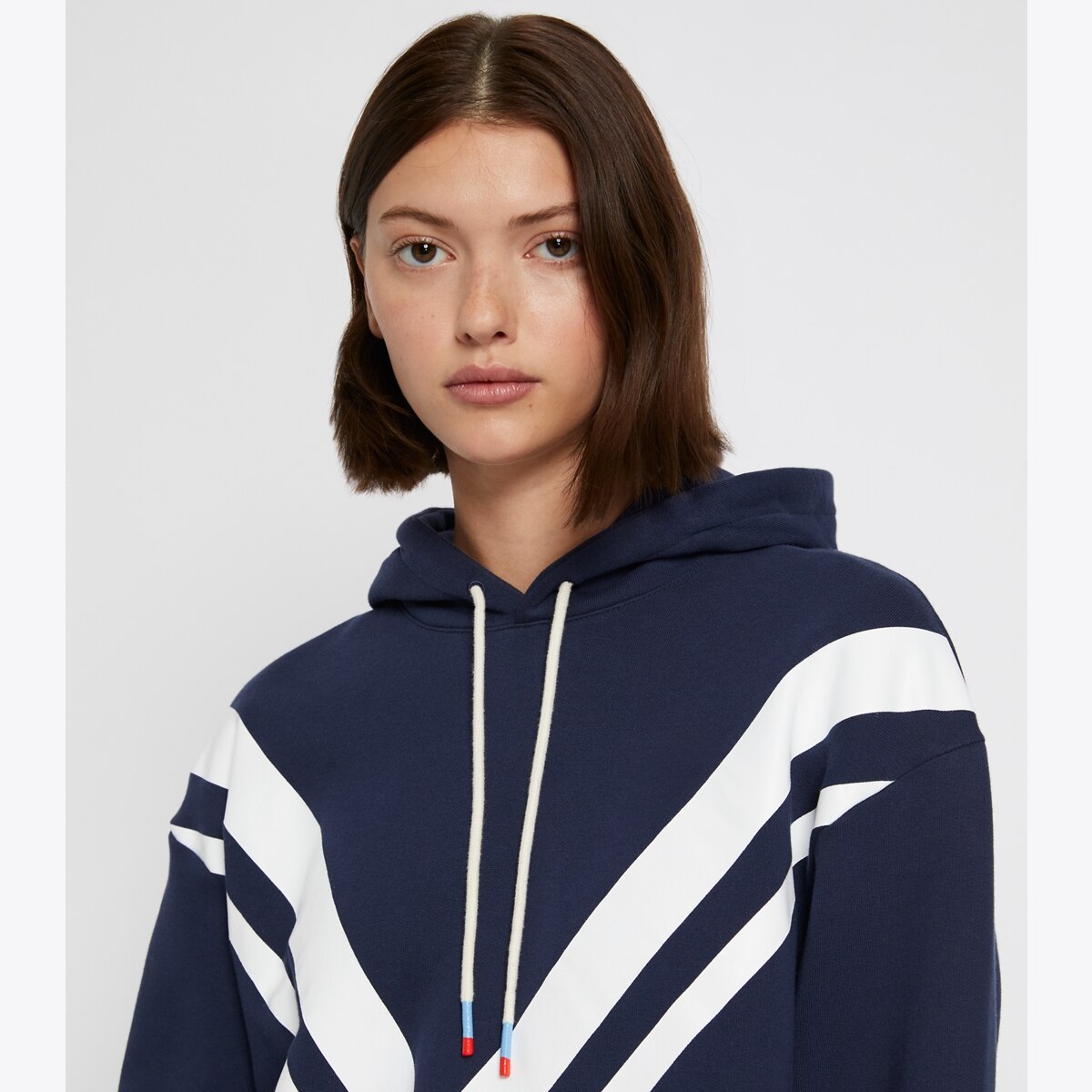 その他 Tory Burch FW22 SWEATSHIRT WITH FRONT ZIPPER (143172_405) french-terry-chevron-hoodie-on