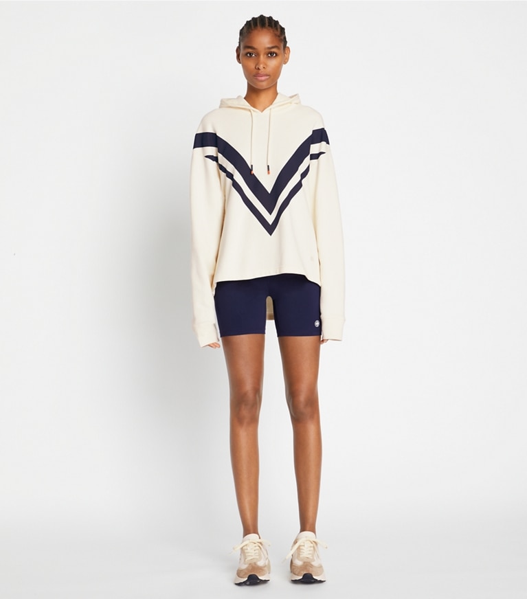 Tory Sport designer セーター フレンチテリー シェブロン フーディー in Ivory Pearl/Tory Navy front