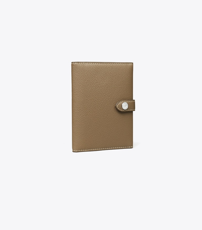 Tory Burch diseñador accesorios de viaje Funda para pasaporte en Wild Mushroom ángulo
