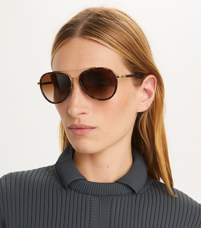 Tory Burch diseñador gafas de sol y anteojos Gafas de sol de aviador Eleanor en DARK TORTOISE accesorio en el modelo