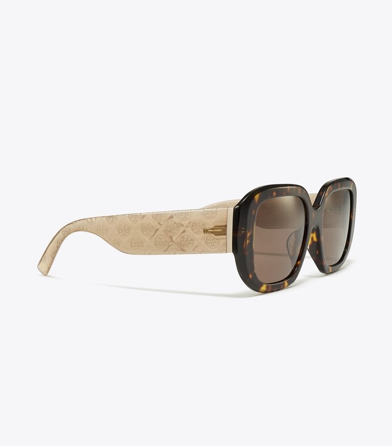 Tory Burch diseñador gafas de sol y anteojos Gafas de sol geométricas con monograma de T en DARK TORTOISE/ SOLID BROWN detalle