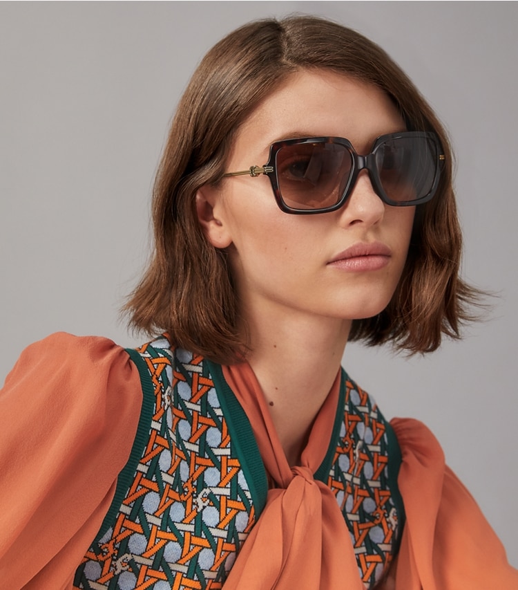 Tory Burch designer sunglasses & eyewear Gemini Link Square Sunglasses in TORTOISE/BROWN GRADIENT accessory on model