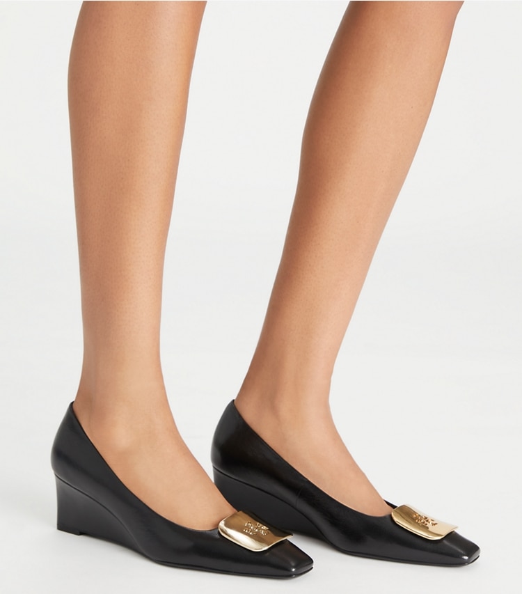 Tory Burch designer heels Georgia Wedge in PERFECT BLACK accessory on model