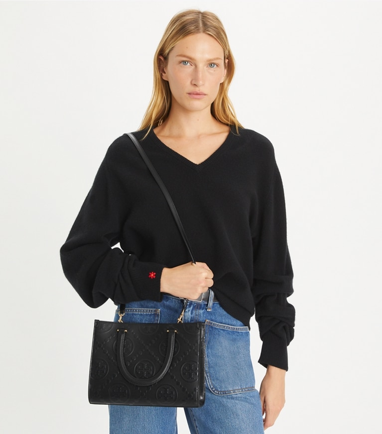 Tory Burch designer tote bags Geprägte Tote Bag mit T-Monogramm und Tragegriff oben in Black angle