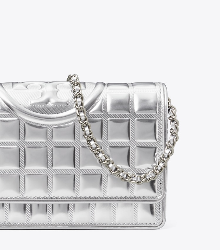 Tory Burch designer crossbody bags Gesteppte Fleming Geldbörse in Metallic mit Kette in Silver detail