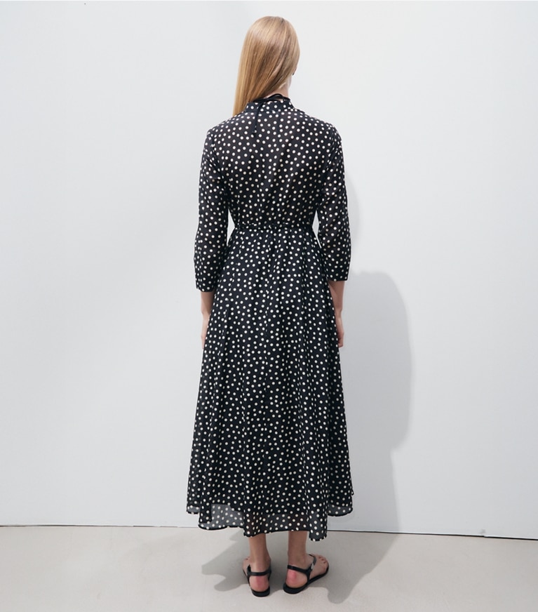 Tory Burch designer kleider Gestreiftes Baumwollkleid in Black Dot on model back