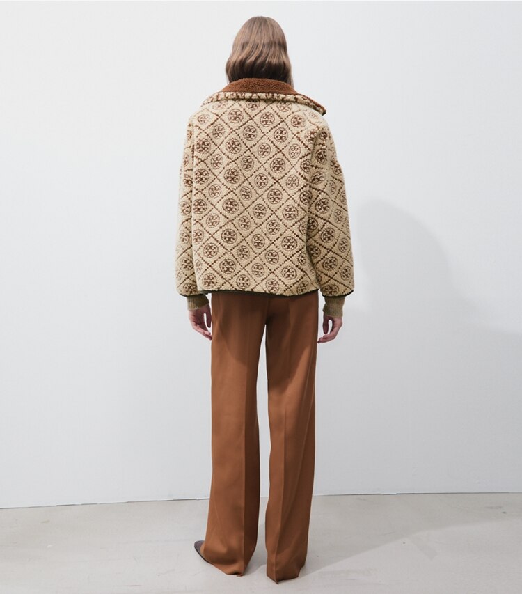 Tory Burch designer cappotti Giacca in pile T Monogram in Oatmeal on model back