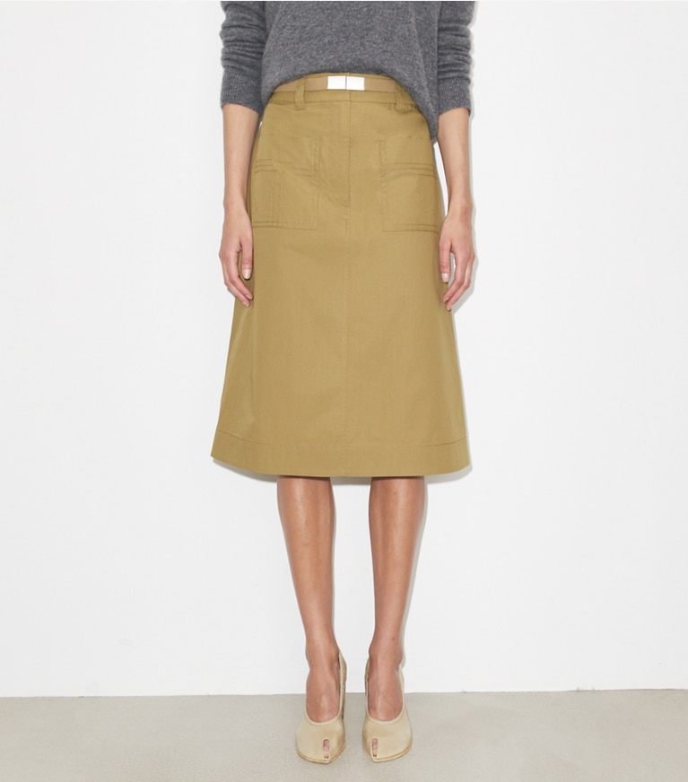 Tory Burch designer pantaloni Gonna Camp in cotone in Olive on model detail