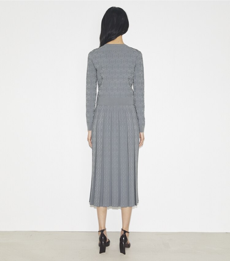 Tory Burch designer pantaloni Gonna in jacquard T Monogram in Icicle Gray on model back