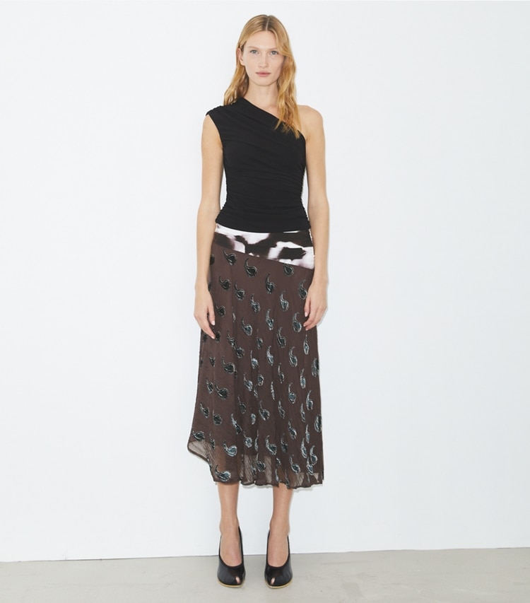 Tory Burch designer pantaloni Gonna in velluto in Brown Paisley parte anteriore su modella