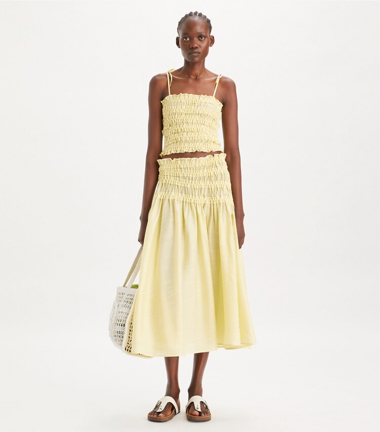 Tory Burch designer copricostume Gonna in viscosa con lavorazione a punto smock in Lumen parte anteriore su modella