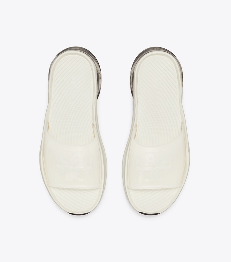 Tory Burch designer フラット グッドラック スライド in Clear / NEW IVORY angle