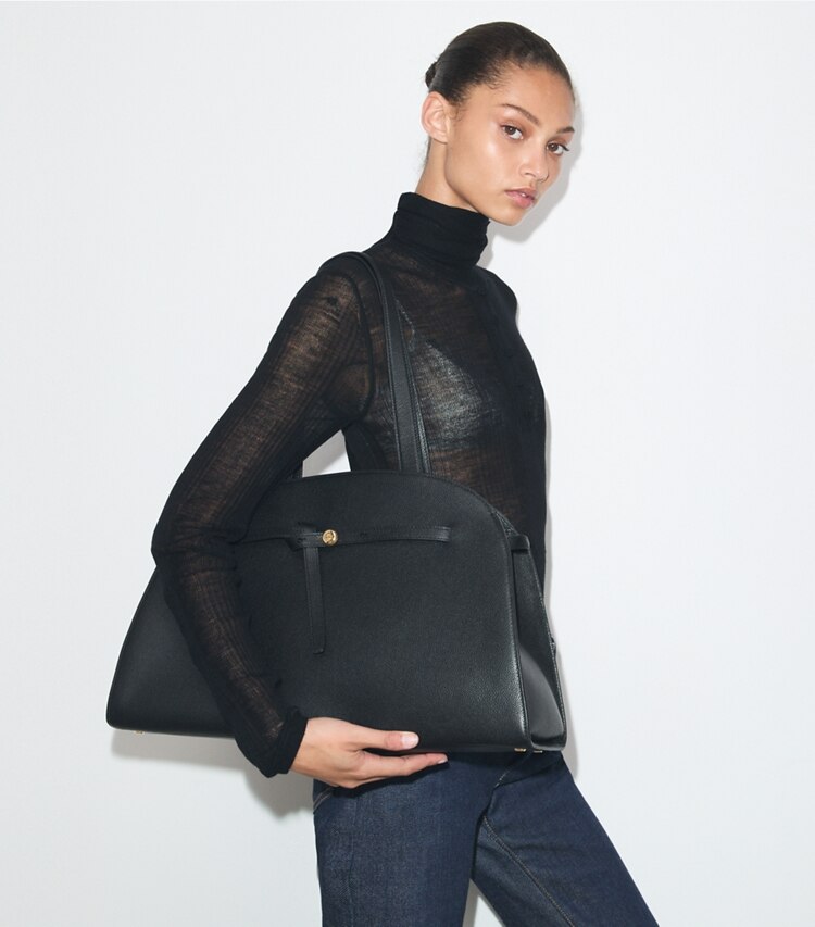 Tory Burch designer sac à main Grand bauletto Romy dans BLACK accessoire sur le modèle