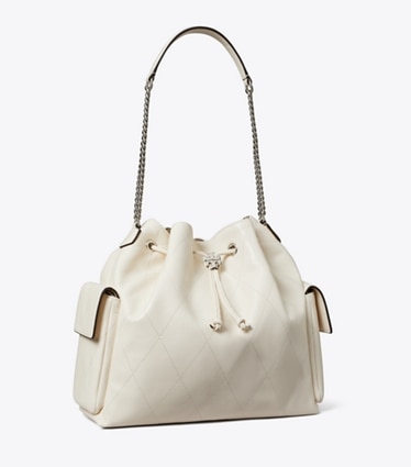 Tory Burch designer sacs porté épaule Grand sac porté épaule matelassé Charlie avec cordon de serrage in Light Cream angle