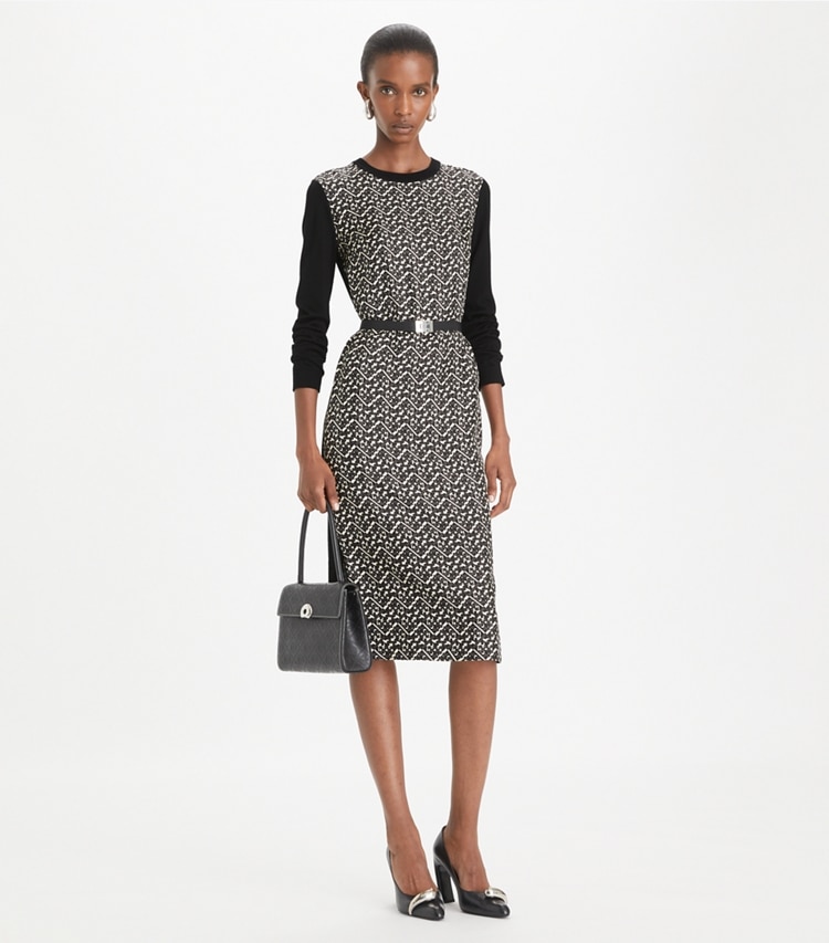 Tory Burch designer kleider Greer Pulloverkleid mit Vorderseite aus Seide in Black Prismatic T Monogram Small modell von vorn