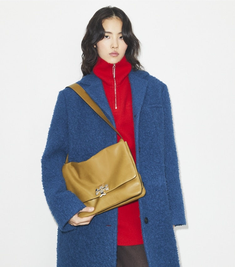 Tory Burch designer schultertaschen Große Charlie Schultertasche in WREN BROWN accessory on model