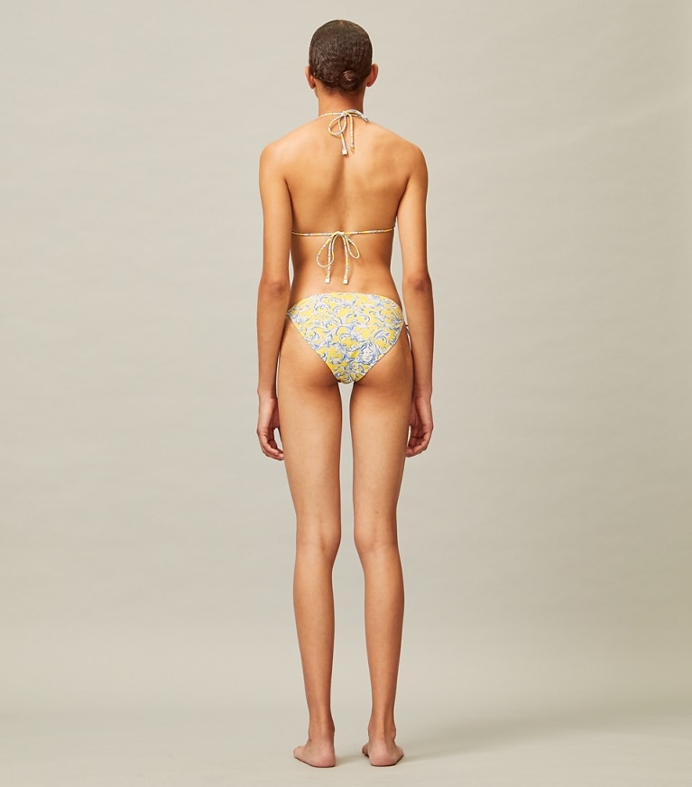 Tory Burch designer deux pieces Haut de bikini ficelle imprimé dans Yellow Swirl sur modèle, de dos