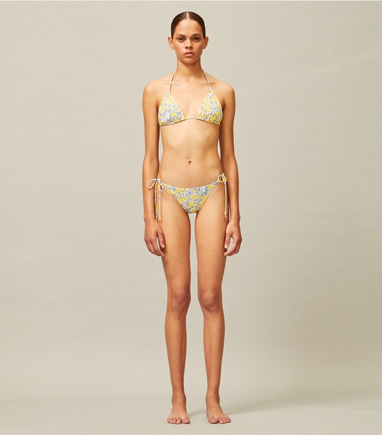 Tory Burch designer deux pieces Haut de bikini ficelle imprimé dans Yellow Swirl sur modèle, de face