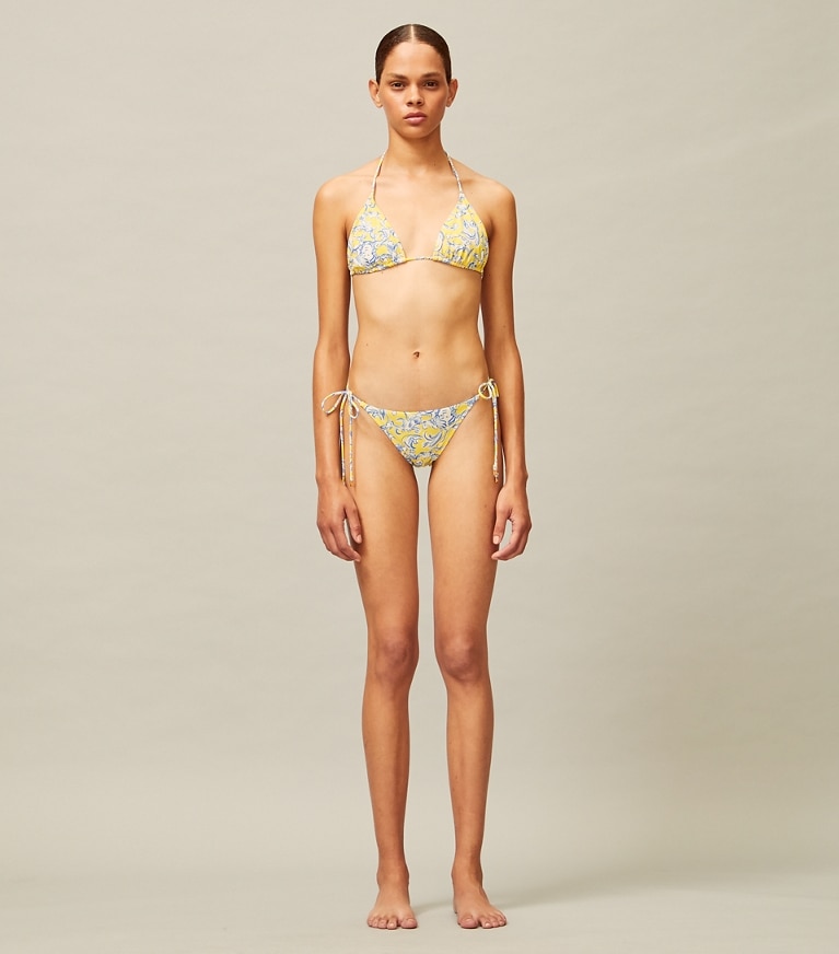 Tory Burch designer deux pieces Haut de bikini ficelle imprimé dans Yellow Swirl sur modèle, de face