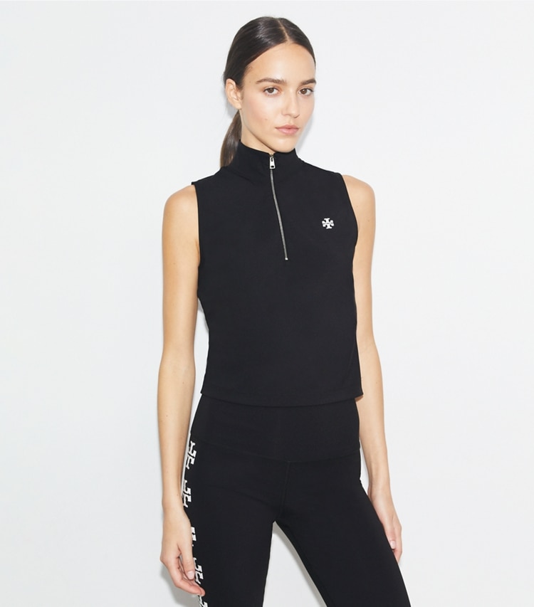 Tory Sport designer hauts Haut de compression zippé in Sport Black on model detail