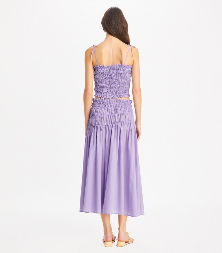 Tory Burch designer paréos Haut en coton smocké dans Lilac Frost sur modèle, de dos