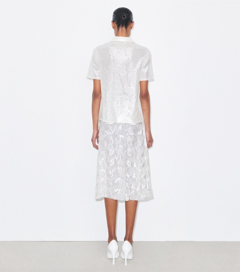 Tory Burch designer hauts Haut orné de sequins dans Marshmallow sur modèle, de dos